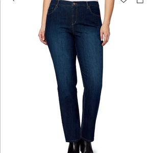 Gloria Vanderbilt Amanda Classic Rise Tapered Fit Jeans. 24W
